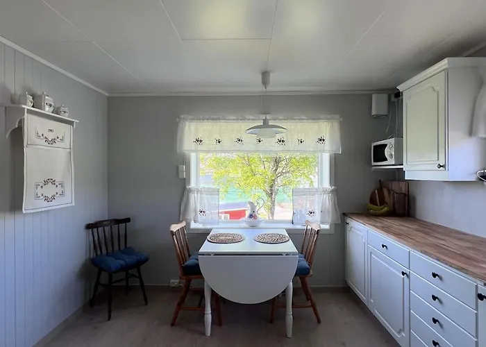 Cozy House With Amazing View Lofoten And Vesteralen בית נופש